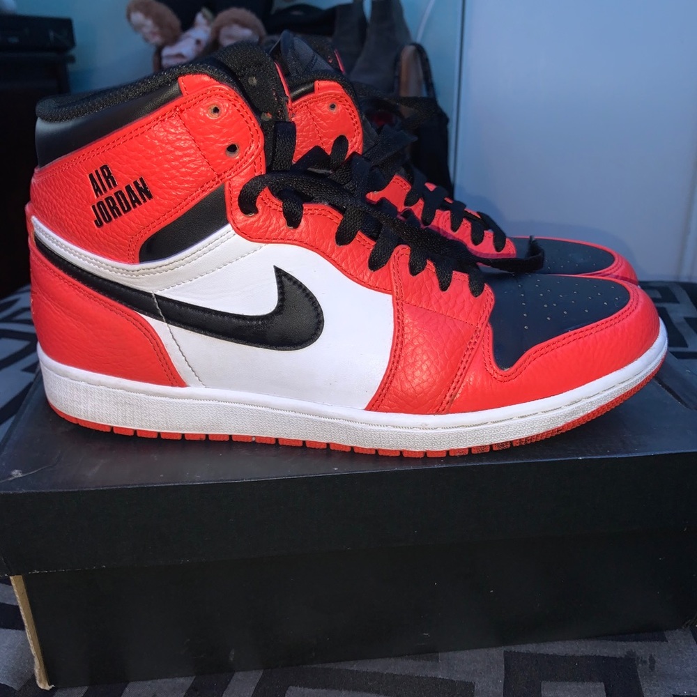 AIR JORDAN 1 - Picture 3 of 4